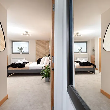 The Curated Corner * Leeds (West Yorkshire)